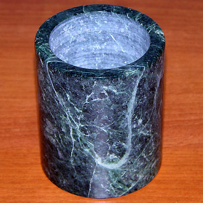 Стакан под пишущие принадлежности "Antique", зеленый мрамор 7,5 см Материал: зеленый мрамор инфо 1028d.